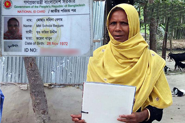 নির্বাচন কমিশনের ভুল, ‘জীবিত’ হওয়ার আশায় ঘুরছেন সহিদা বেগম!