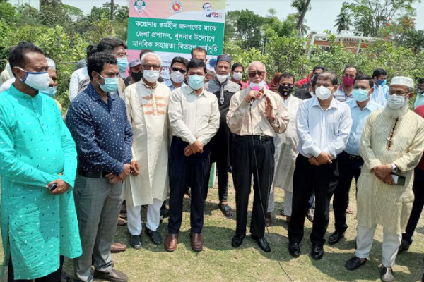 খুলনায় করোনাকালে কর্মহীনদের মাঝে খাদ্য সহায়তা কর্মসূচি