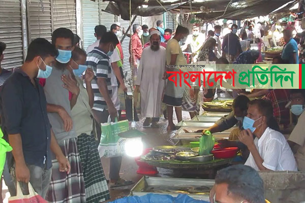 ঝিনাইদহে লকডাউন কার্যকরে হিমশিম খাচ্ছে পুলিশ ও প্রশাসন