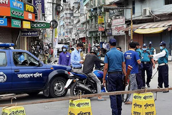খুলনায় ভ্রাম্যমাণ আদালতের অভিযানে ৪৫টি মামলায় 
জরিমানা