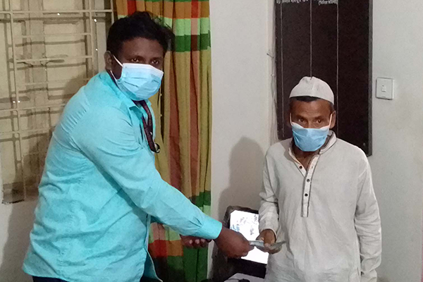গৌরীপুরে ভিক্ষুকদের মাঝে ঋণ বিতরণ