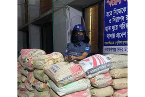 হেফাজত নেতা মামুনুল হক গ্রেফতার: দেশজুড়ে সতর্ক অবস্থানে পুলিশ


