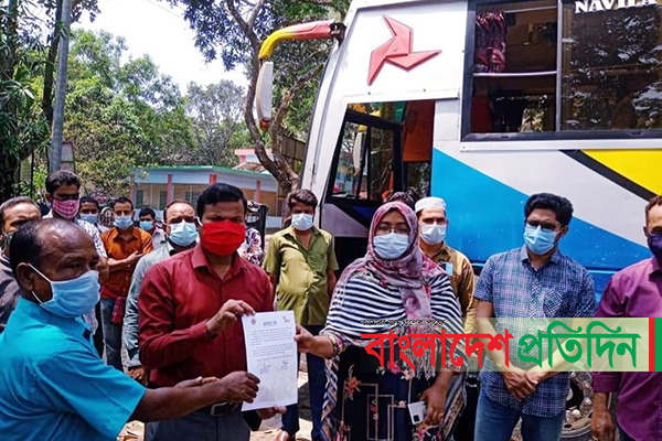 ধান কাটতে বিশেষ ব্যবস্থায় দক্ষিণাঞ্চলে গেল শ্রমিক
