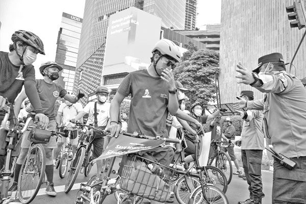 গণতন্ত্র পুনঃপ্রতিষ্ঠার দাবিতে কর্মসূচির আয়োজন