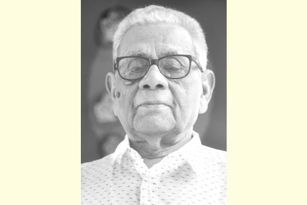 সাম্প্রদায়িকতা উসকে দিচ্ছেন দাদা ও দিদি