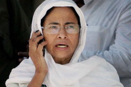 মমতার ফোনে আড়িপাতার অভিযোগ 


