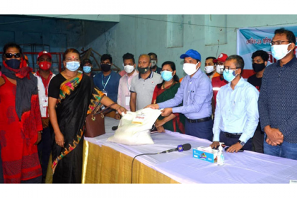 তৃতীয় লিঙ্গের ৩০০ জনকে প্রধানমন্ত্রীর উপহার