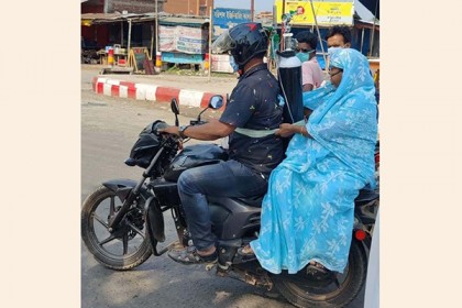 মোটরসাইকেলে অক্সিজেন সিলিন্ডারসহ হাসপাতালে যাওয়া সেই মা ভালো আছেন
