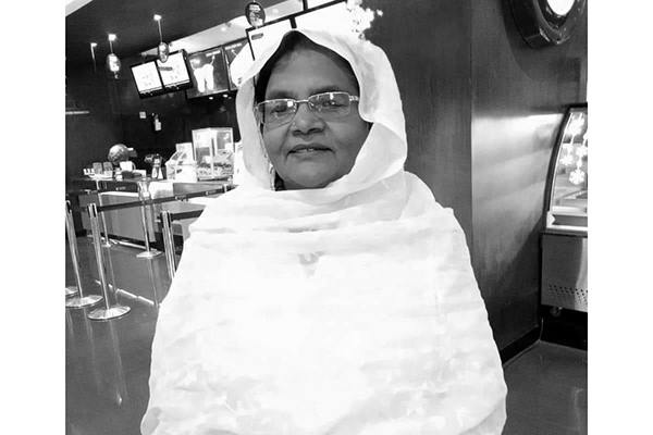 করোনায় খুলনা জিলা স্কুলের সাবেক প্রধান শিক্ষিকার মৃত্যু