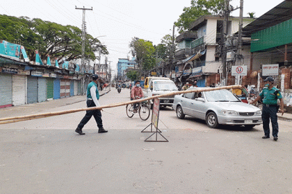 সিলেটে পুলিশের কড়াকড়িতে কমেছে যান চলাচল