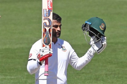 ‘ওয়ানডে স্টাইলে’ ব্যাট করে অর্ধশতক হাঁকালেন তামিম