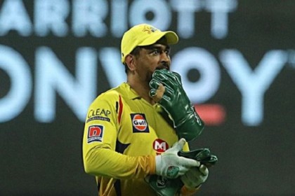 আইপিএলের ইতিহাসে নতুন যে মাইলস্টোনে ধোনি