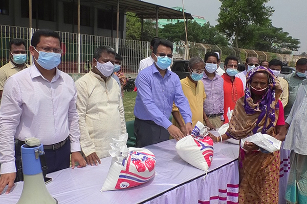 ব্রাহ্মণবাড়িয়ায় ঋষি সম্প্রদায়ের ৫শ পরিবারের মাঝে সহায়তা
