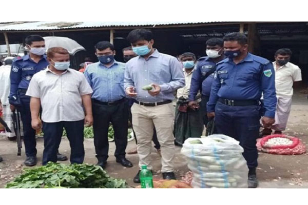 নাটোরের বিভিন্ন স্থানে ভ্রাম্যমাণ আদালতের অভিযান