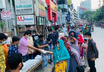 প্রতিদিন ১০০ অসহায়কে ইফতারি দিচ্ছে কলাবাগান থানা ছাত্রলীগ

