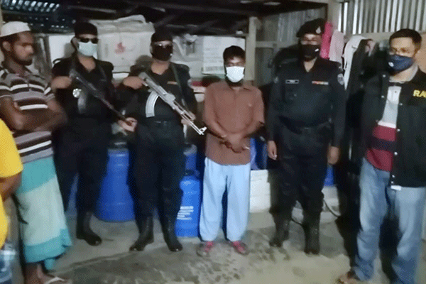 গলদা চিংড়ির পোনাসহ আটক ৫ জনকে জেল-জরিমানা
