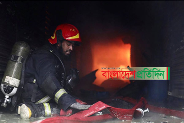 আরমানিটোলার অগ্নিকাণ্ডে নিহতের সংখ্যা বেড়ে ৫

