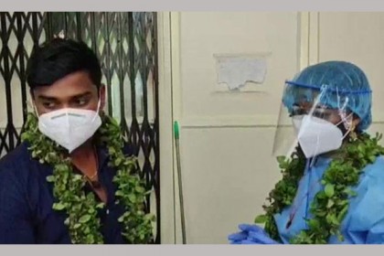 পাত্রের করোনা, হাসপাতালে পিপিই কিট পরেই বিয়ে সারলেন তরুণী!