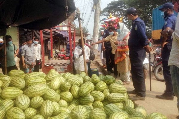 ফুলপুরে কেজি দরে তরমুজ বিক্রি করায় জরিমানা