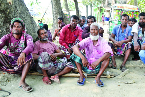 পাঁচ দশকের শ্রম বিক্রির হাট কুমিল্লার বিজয়পুর