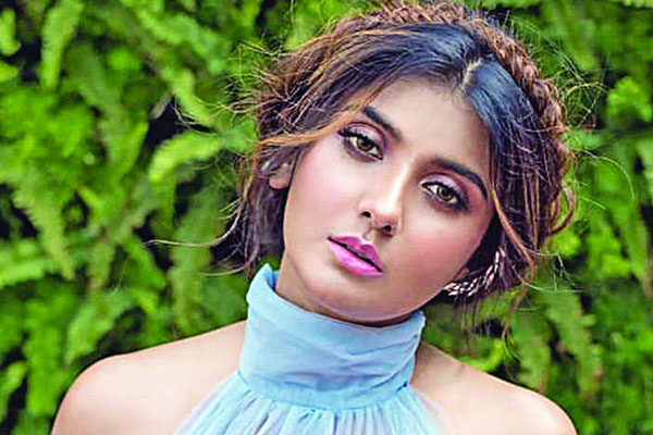 করোনায় আক্রান্ত পার্নো