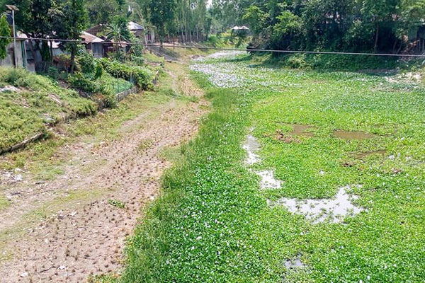 এইখানে এক নদী ছিলো!