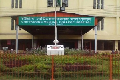কর্মবিরতিতে ইন্টার্ন চিকিৎসকরা, দুর্ভোগে রোগীরা  