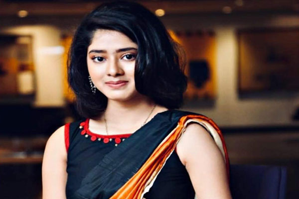মা-বাবাসহ করোনায় আক্রান্ত অভিনেত্রী দিতিপ্রিয়া  

