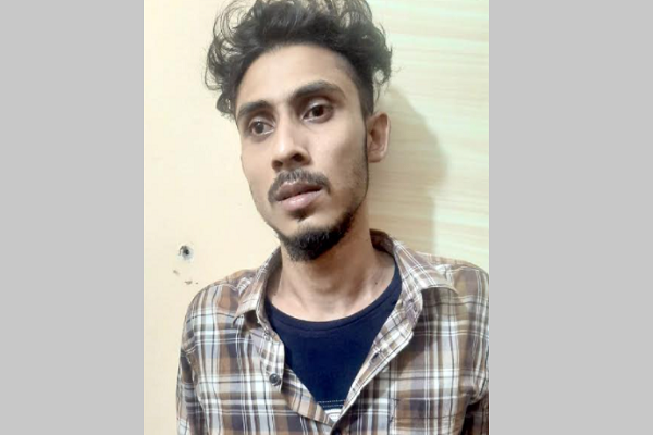 স্বামীর দেয়া চুরির মামলায় স্ত্রী ও তার 'কথিত' প্রেমিক গ্রেফতার