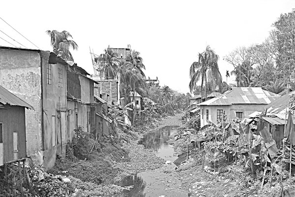ভরাট হচ্ছে পুকুর ও খাল
