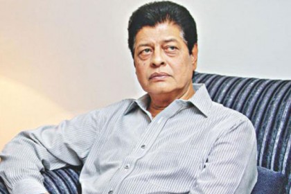 এক মাস পর কথা বলতে পারছেন নায়ক ফারুক  

