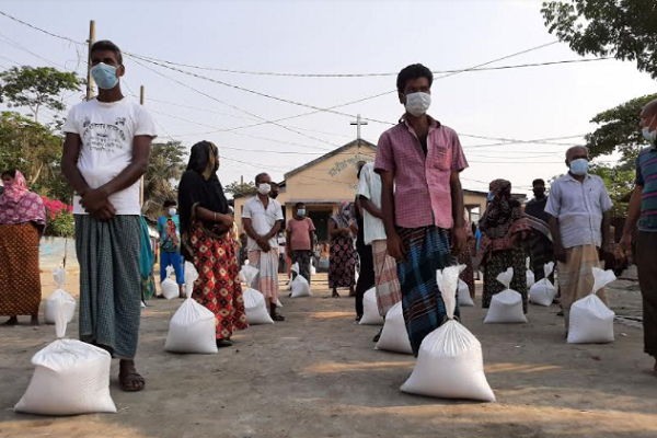 বাগেরহাটের কর্মহীন ১২০ পরিবারকে খাদ্য সহায়তা 