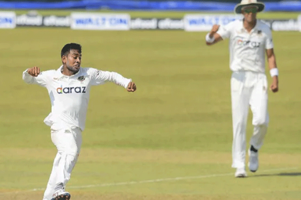 তাসকিনের তৃতীয় শিকারের পর মিরাজের ধাক্কা