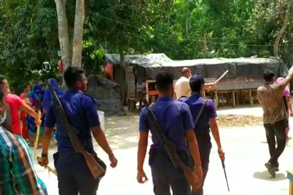 গৌরনদীর বেদে পল্লীতে হামলা-ভাঙচুর; ৫ জন আহত