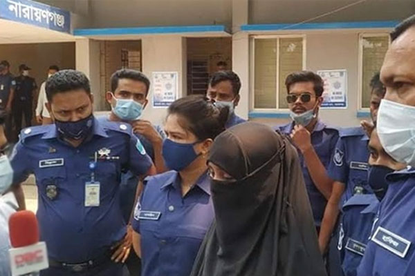মামুনুল হকের বিরুদ্ধে স্বেচ্ছায় মামলা করেছেন ঝর্ণা