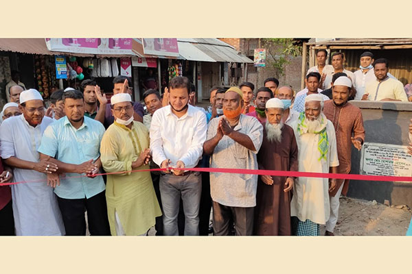 মানুষের মুখের হাসি দেখে নিজেও আনন্দিত: এমপি মোশারফ 

