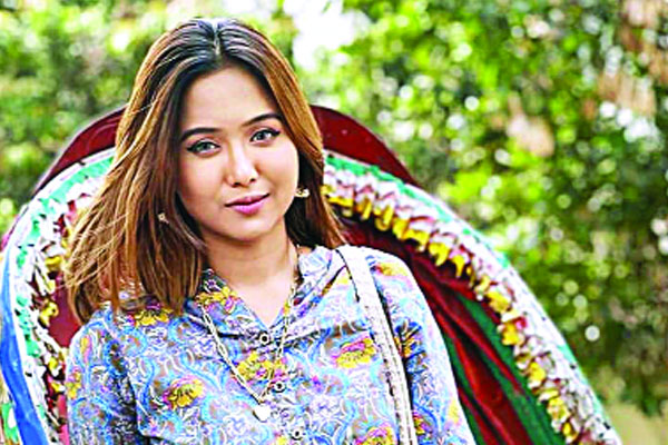 চারতলা বাড়ির সেলিব্রেটি ‘চমক’