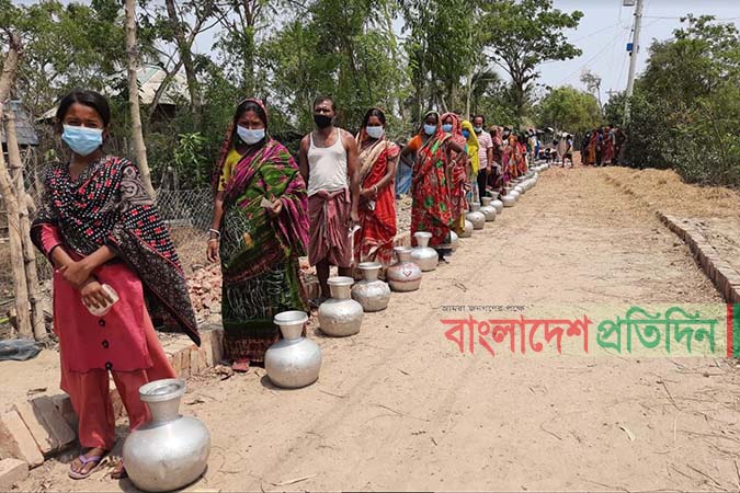 সাতক্ষীরায় উপকূল জুড়ে সুপেয় পানির তীব্র সংকট