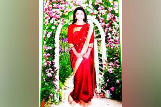 
স্ত্রীকে খুন করে গোয়ালে ফেলে রেখেছিলেন, দুর্গন্ধ ছড়াতেই কুকীর্তি ফাঁস
