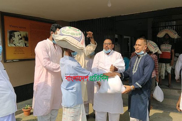মুন্সীগঞ্জে কর্মহীন পাঁচ হাজার পরিবারকে এক মাসের খাদ্য সহায়তা