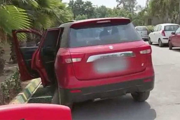 বেড খালি নেই হাসপাতালে, পার্কিংয়েই মৃত্যু করোনা রোগীর!