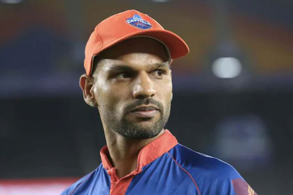 এবার এগিয়ে এলেন ধাওয়ান