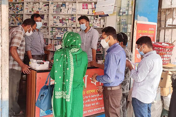 বগুড়ায় অনুমোদনহীন ওষুধ বিক্রয়ে
জরিমানা 