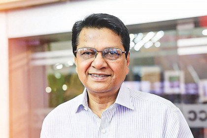 দ্বিতীয় পরীক্ষায়ও করোনা পজিটিভ আলমগীরের
