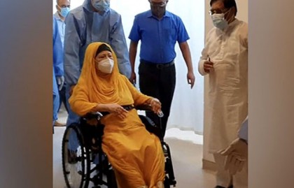 খালেদা জিয়ার শারীরিক অবস্থা স্থিতিশীল, বৃহস্পতিবার ফিরতে পারেন বাসায় 