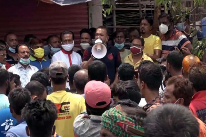 খুলনায় পরিবহন শ্রমিকদের বিক্ষোভ 