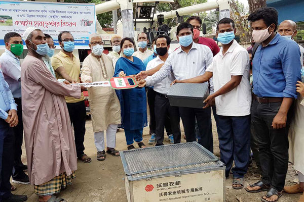 ভর্তুকি মূল্যে কৃষি যন্ত্রপাতি বিতরণ