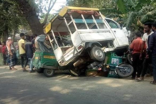 কুমিল্লায় লেগুনা অটোরিকশা সংঘর্ষে নারী নিহত, আহত ৫ 