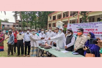 ফটিকছড়িতে ৪১ হাজার পরিবারকে মানবিক সহায়তা প্রদান