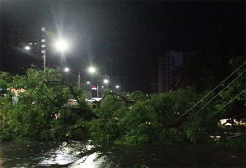 রাজধানীসহ দেশের বিভিন্ন স্থানে কালবৈশাখী ঝড় 
